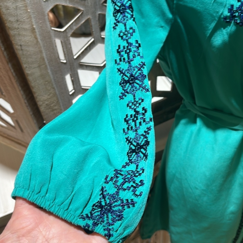 Miami (Francesca's) Shift Dress - Picture 5 of 9